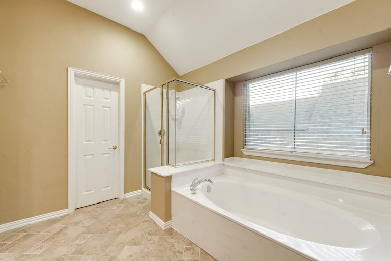 Photo 20 of 29 - 5733 Sugar Maple Dr, Fort Worth, TX 76244