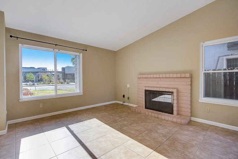 Photo 6 of 30 - 7863 Deer Creek Dr, Sacramento, CA 95823