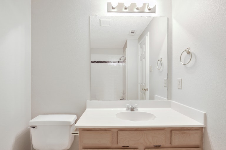 Photo 20 of 25 - 10605 Cobblestone Dr, Benbrook, TX 76126
