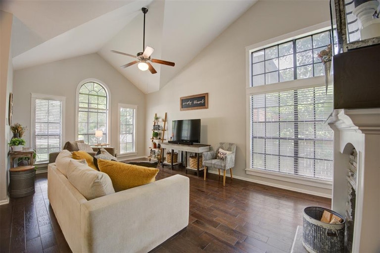 Photo 9 of 48 - 4918 Dobbin Springs Ln, Kingwood, TX 77345