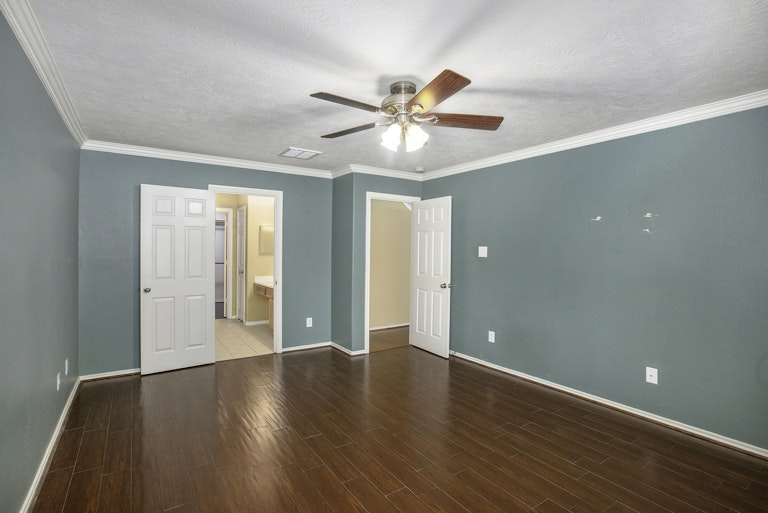 Photo 10 of 17 - 15022 Sunset Villa Ct, Humble, TX 77396