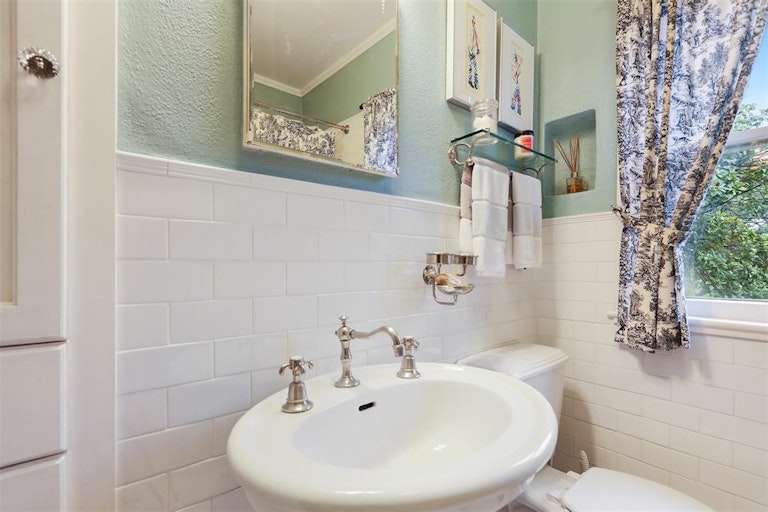 Photo 30 of 49 - 2203 University Blvd, Houston, TX 77030