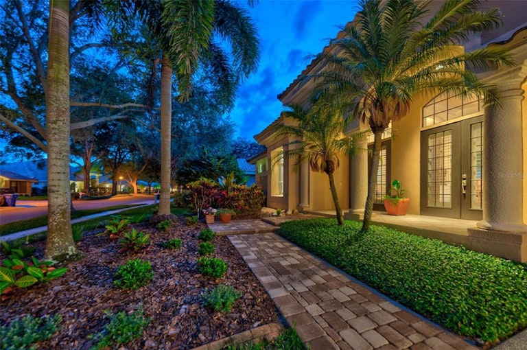 Photo 3 of 54 - 2107 Pinnacle Cir S, Palm Harbor, FL 34684