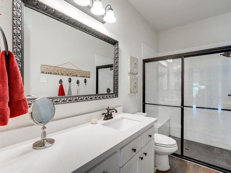 Photo 24 of 40 - 6409 Shoreline Dr, Little Elm, TX 75068