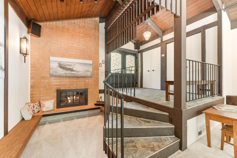 Photo 13 of 52 - 7373 Nob Hill Dr, Carmichael, CA 95608