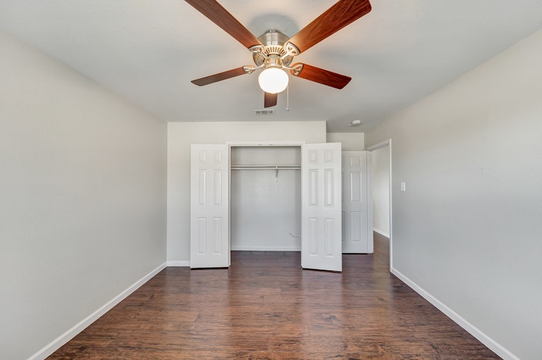 Photo 19 of 24 - 1374 Emily Ct, Burleson, TX 76028