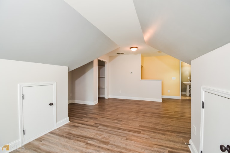 Photo 18 of 27 - 643 Royal Crest Ct, Canton, GA 30115