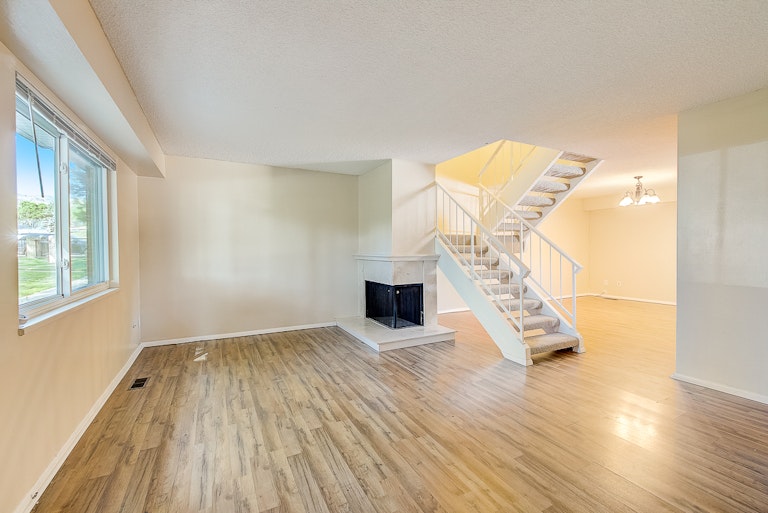 Photo 5 of 25 - 638 S Youngfield Ct, Lakewood, CO 80228