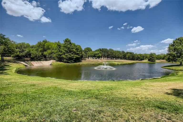 Photo 30 of 35 - 2909 Raven Cir, Flower Mound, TX 75022