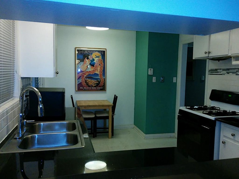 Photo 12 of 30 - 6326 Roos Rd, Houston, TX 77074
