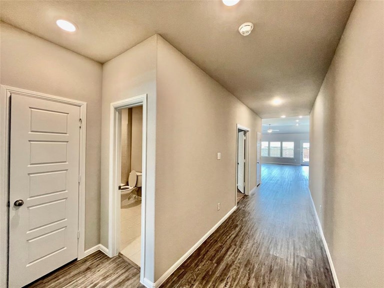 Photo 3 of 39 - 3209 Puffin Ln, Celina, TX 75009