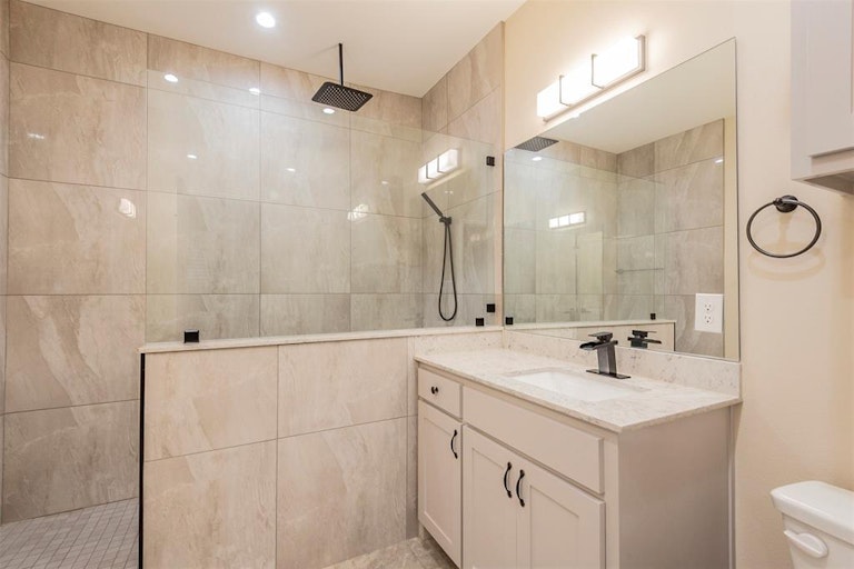 Photo 20 of 33 - 4165 Doyle Ln, Lancaster, TX 75134