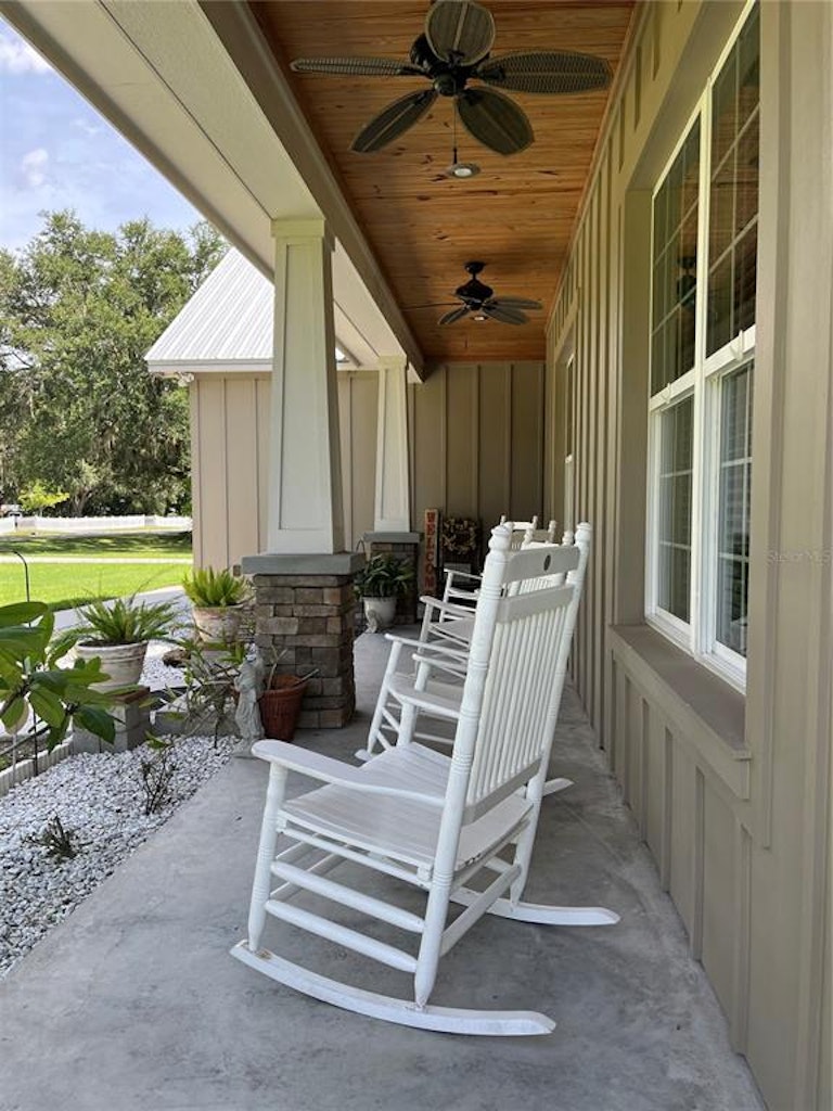 Photo 25 of 39 - 6009 Laurel Oak Dr, Lakeland, FL 33811