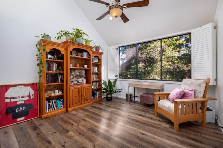 Photo 25 of 40 - 317 Wyndgate Rd, Sacramento, CA 95864
