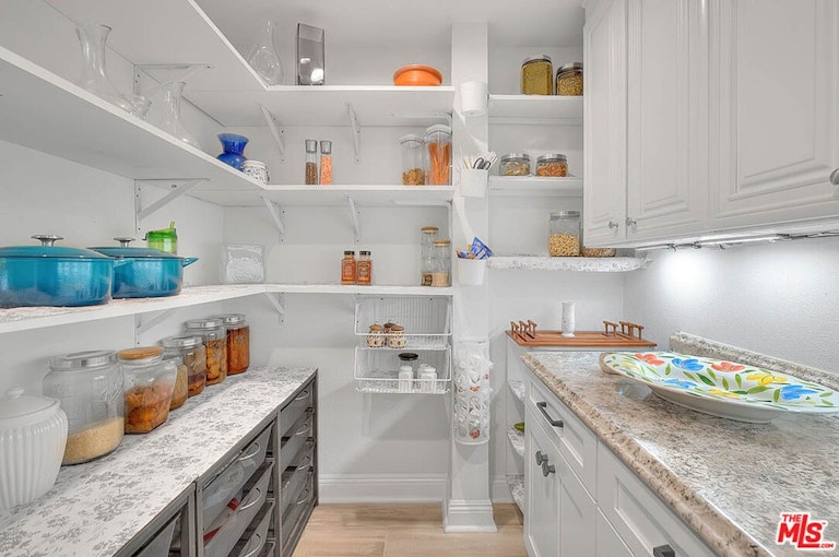 Photo 24 of 54 - 14826 Otsego St, Sherman Oaks, CA 91403