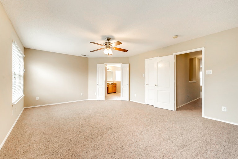 Photo 6 of 25 - 8312 Rocky Ct, Fort Worth, TX 76123