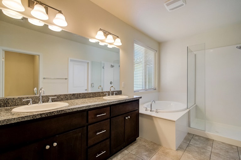 Photo 8 of 28 - 298 Clover Meadows Cir, Lincoln, CA 95648