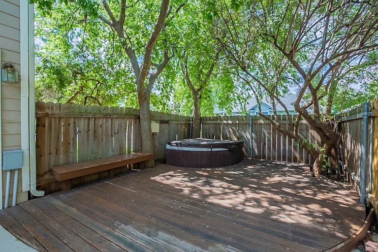 Photo 15 of 16 - 702 Claude W Black, San Antonio, TX 78203