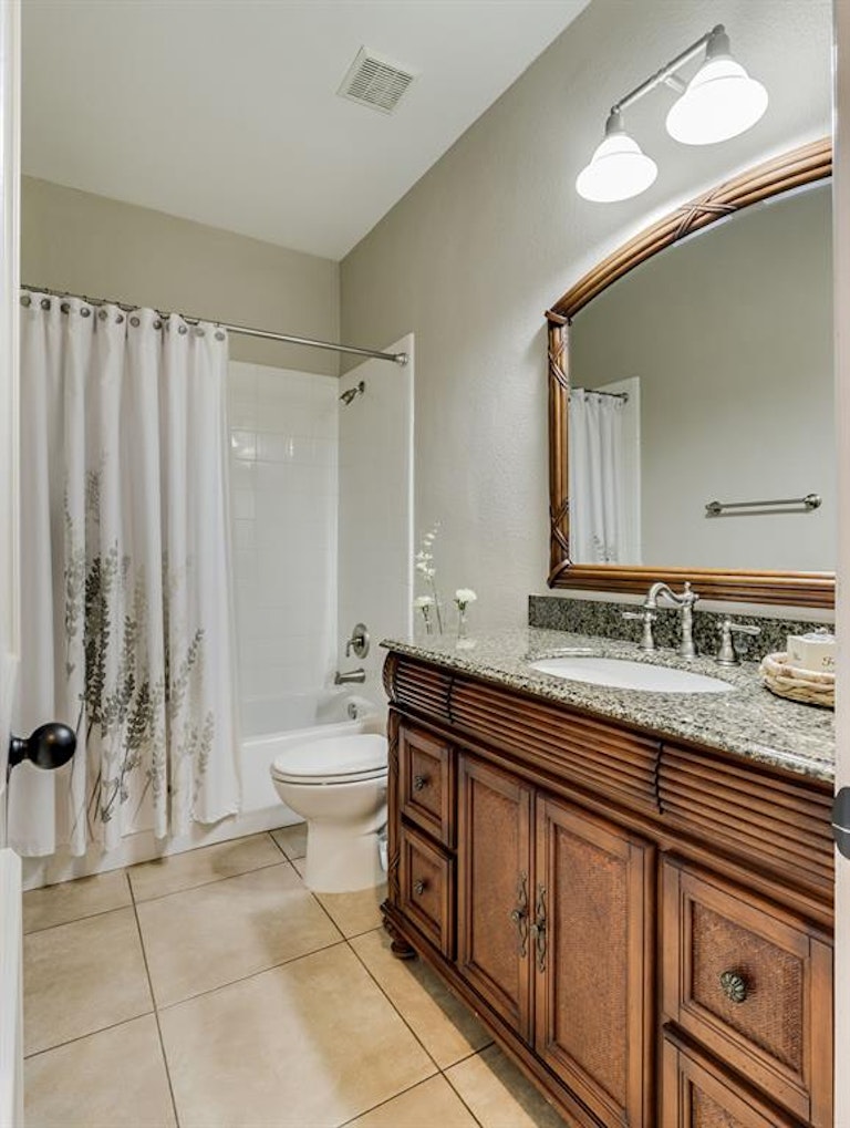 Photo 24 of 39 - 2709 Carterton Way, Flower Mound, TX 75022