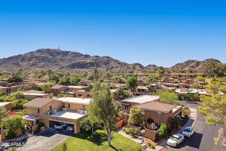 Photo 31 of 40 - 10430 N 10th Pl #2, Phoenix, AZ 85020