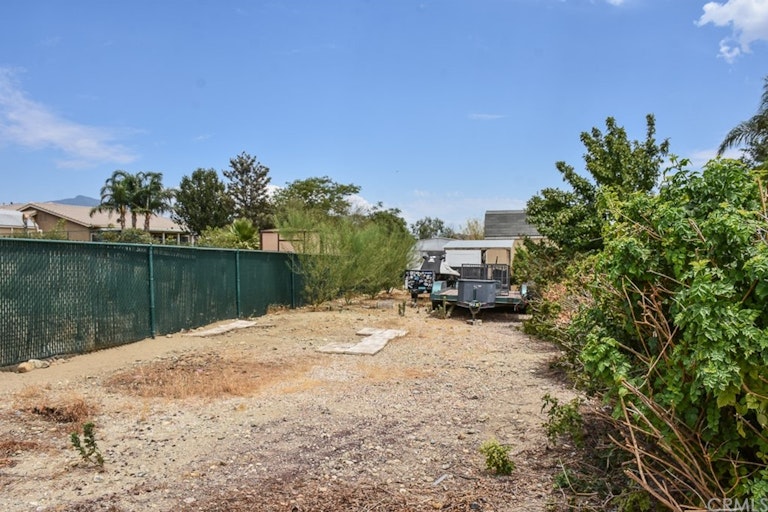 Photo 21 of 43 - 1427 Adam St, Banning, CA 92220