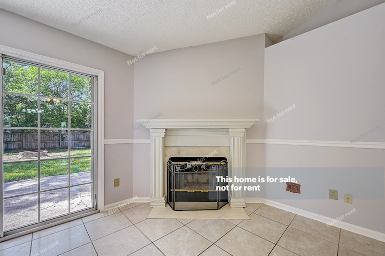 Photo 19 of 37 - 1154 Weyburn Way, Jacksonville, FL 32225
