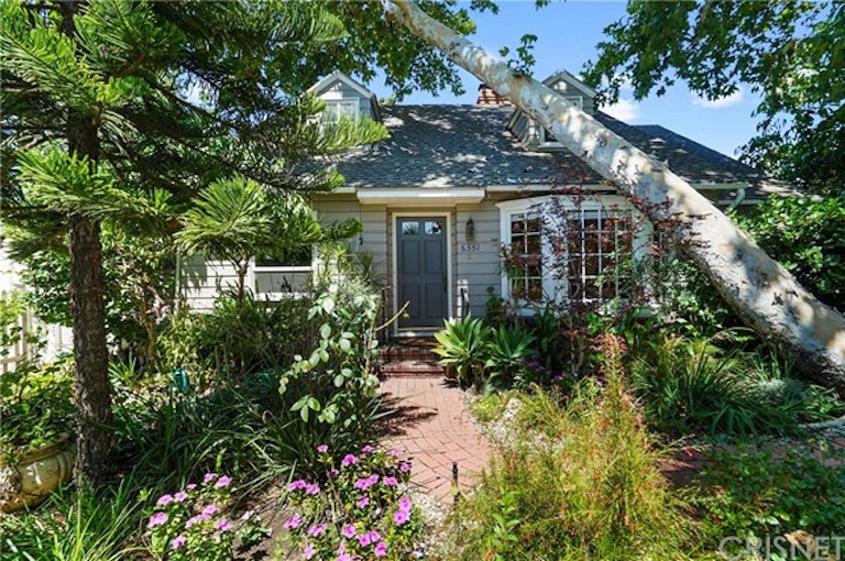 Photo 1 of 44 - 6551 Costello Ave, Van Nuys, CA 91401