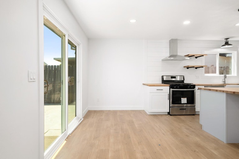 Photo 7 of 29 - 4208 Strathmore Way, North Highlands, CA 95660