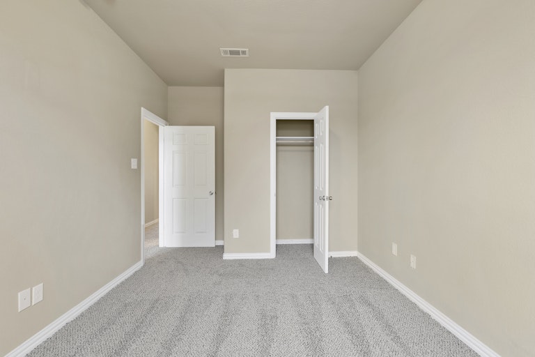 Photo 22 of 26 - 413 Harvard Dr, Glenn Heights, TX 75154