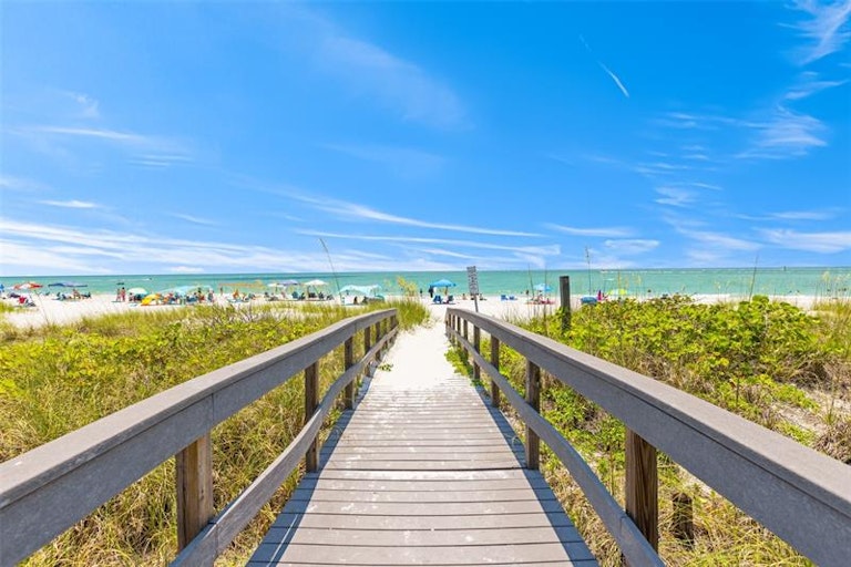 Photo 35 of 52 - 12400 Gulf Blvd #1, Saint Petersburg, FL 33706