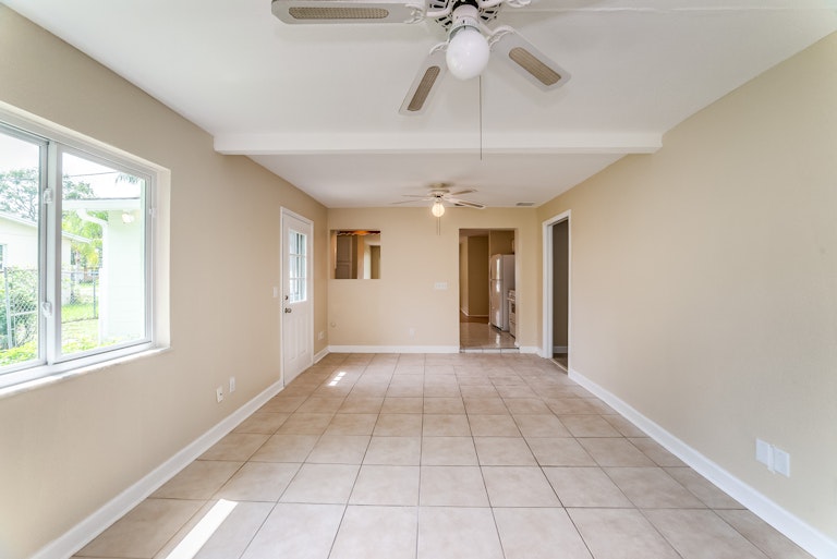Photo 8 of 23 - 506 W Foothill Way, Casselberry, FL 32707