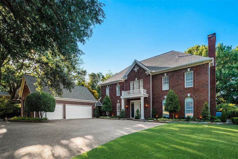 Photo 1 of 37 - 1605 Mariah Bay Cir, Rockwall, TX 75032