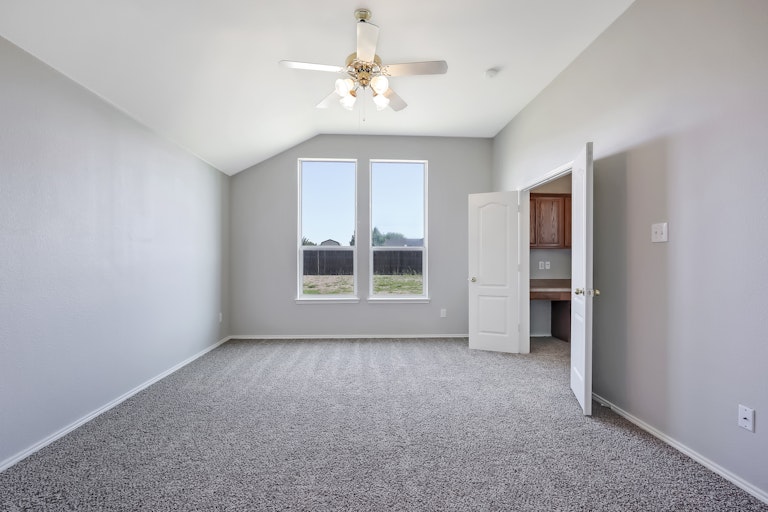 Photo 15 of 26 - 225 Brandi Ridge Dr, Midlothian, TX 76065