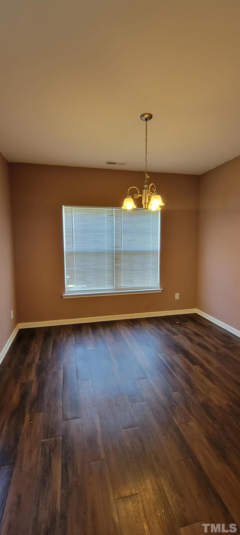 Photo 4 of 15 - 3120 Rendezvous Dr, Raleigh, NC 27610