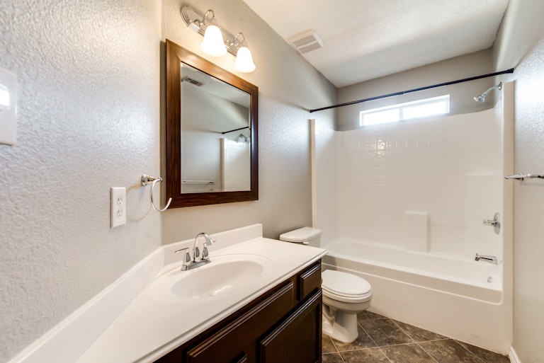 Photo 20 of 25 - 10612 Towerwood Dr, Fort Worth, TX 76140