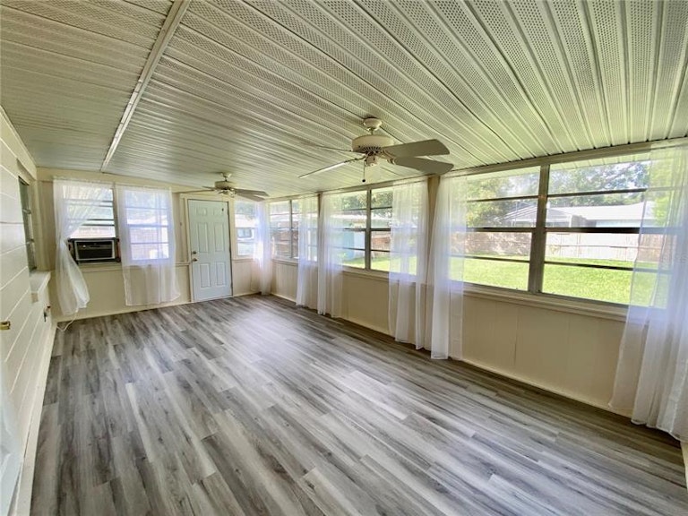 Photo 39 of 60 - 4081 Lake Marianna Dr, Winter Haven, FL 33881