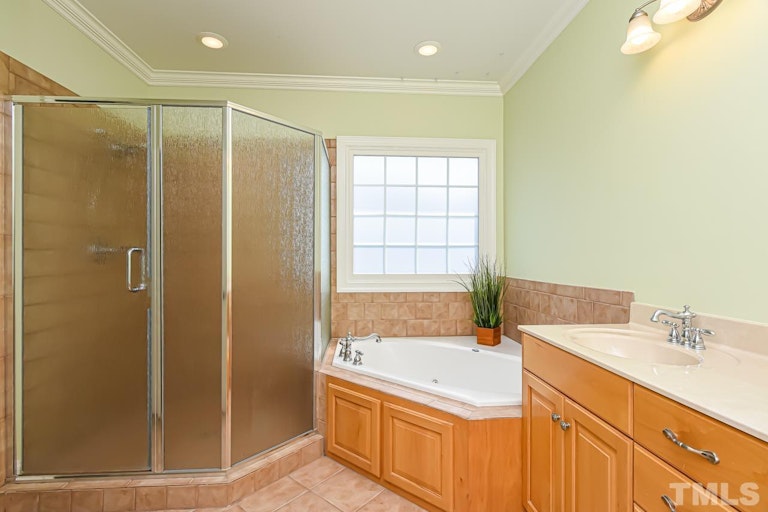 Photo 9 of 34 - 3912 Heritage View Trl, Wake Forest, NC 27587