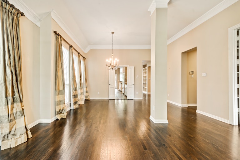 Photo 3 of 27 - 212 Hollywood Dr, Coppell, TX 75019