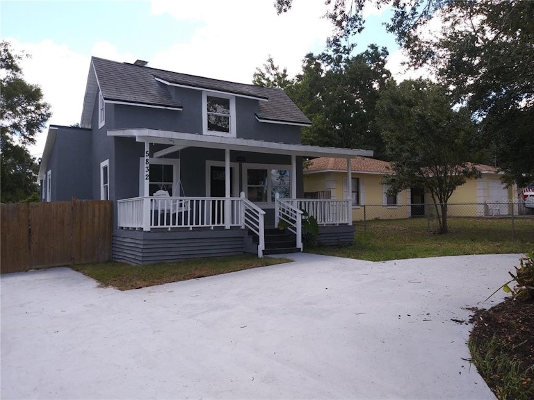 Photo 1 of 28 - 5832 10th St, Zephyrhills, FL 33542