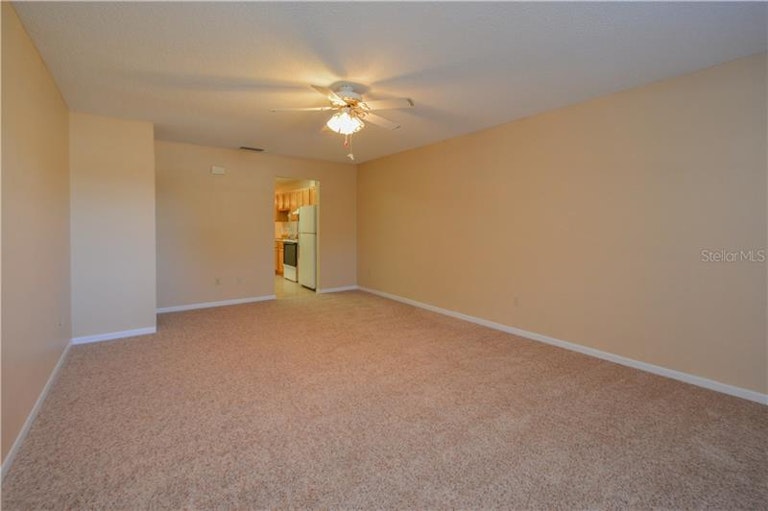 Photo 5 of 18 - 3842 Red Oak Ct, Lake Wales, FL 33898