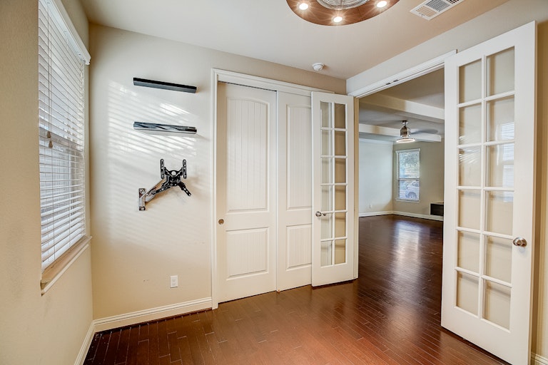 Photo 24 of 36 - 2620 Lightfoot Trl, Austin, TX 78745