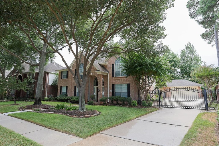 Photo 4 of 50 - 16011 Camillia Trl, Tomball, TX 77377