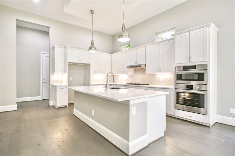 Photo 33 of 46 - 1420 Alexander St, Houston, TX 77008