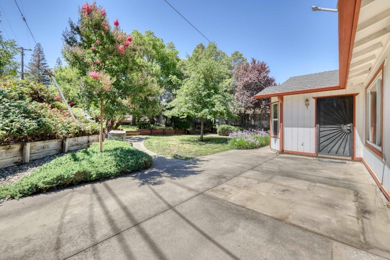 Photo 22 of 32 - 7446 Northlea Way, Citrus Heights, CA 95610