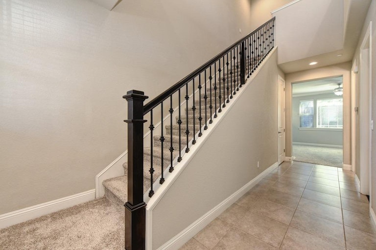 Photo 15 of 34 - 668 Addison Ln, Folsom, CA 95630