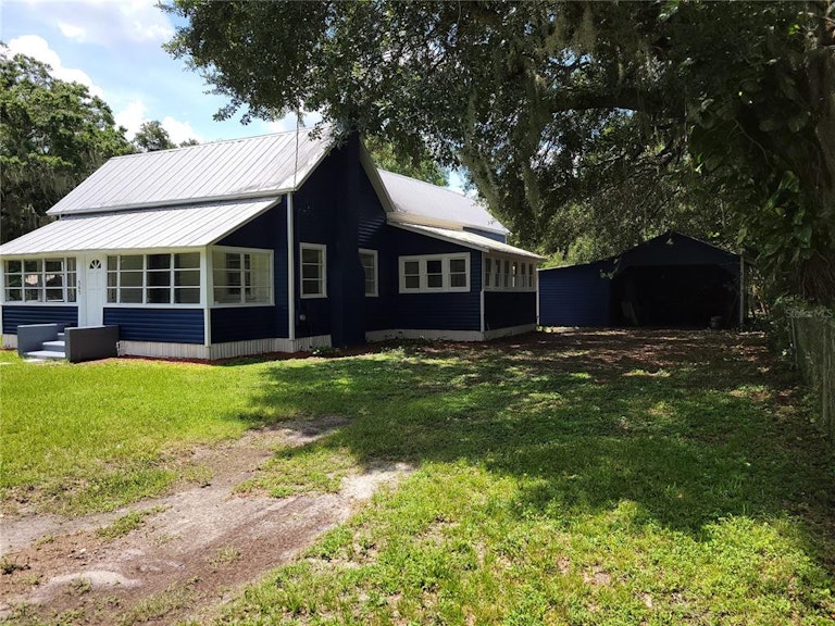 Photo 4 of 20 - 565 Pine St E, Mulberry, FL 33860