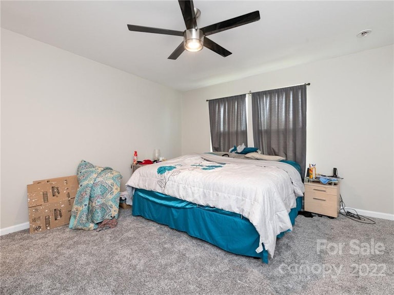Photo 5 of 35 - 926 Corvus Ct, Charlotte, NC 28216