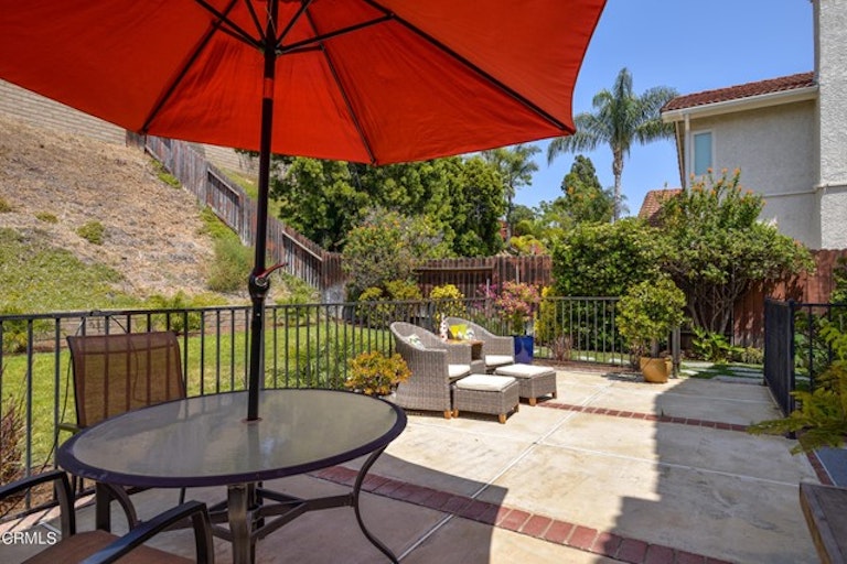 Photo 4 of 25 - 6175 Palomar Cir, Camarillo, CA 93012