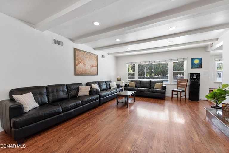 Photo 10 of 54 - 982 E Janss Rd, Thousand Oaks, CA 91360