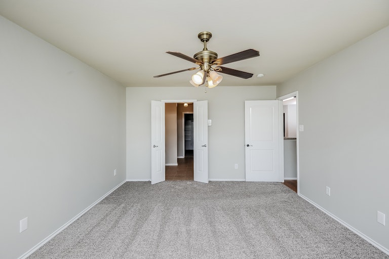 Photo 12 of 25 - 2050 Times Rd, Heartland, TX 75126